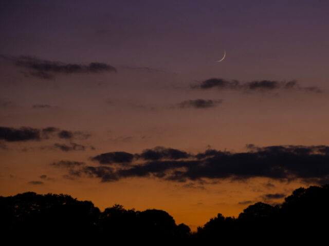 Croissant de Lune au crépuscule